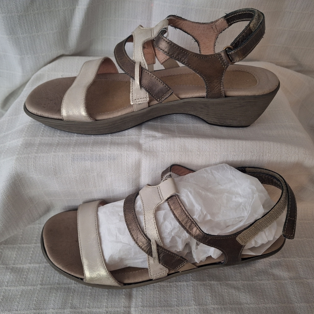 Naot Sandals (leather)